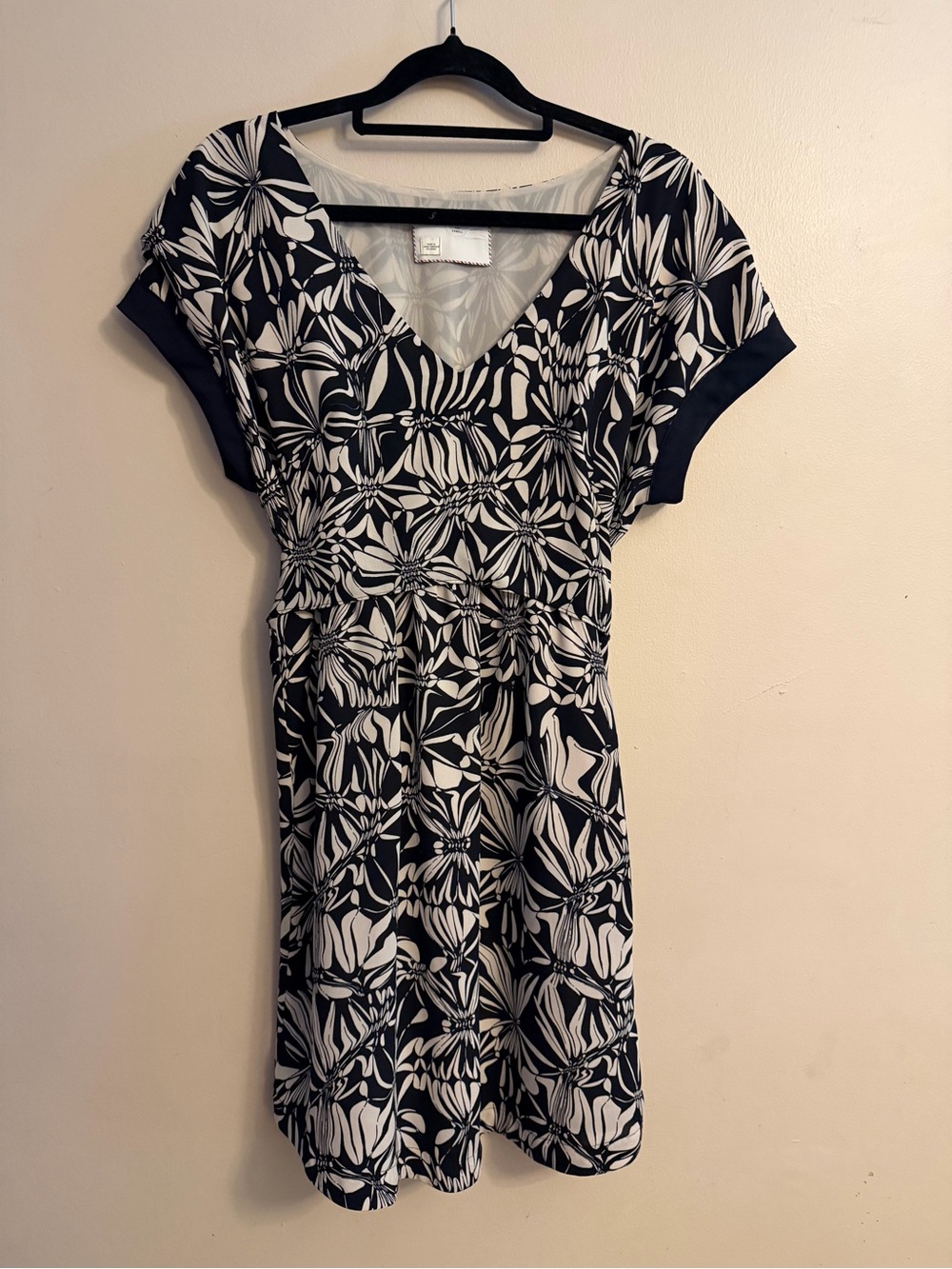 Black & White Floral V-Neck Mini Dress